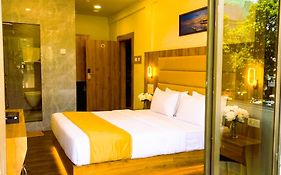 Hotel National - Grant Road